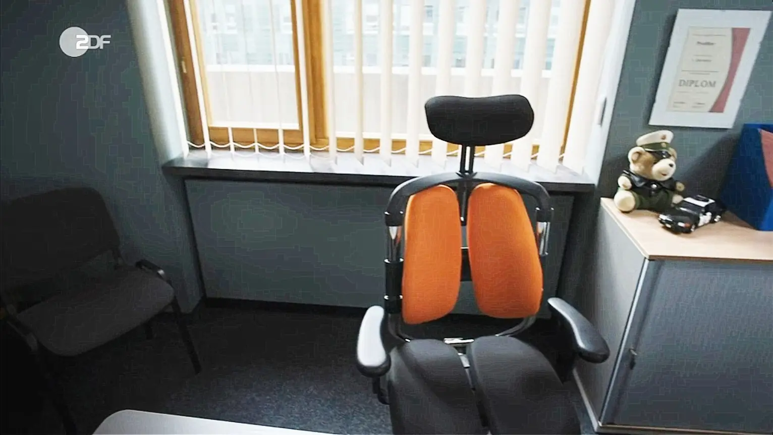 Hara Chair ZDF ZDF video